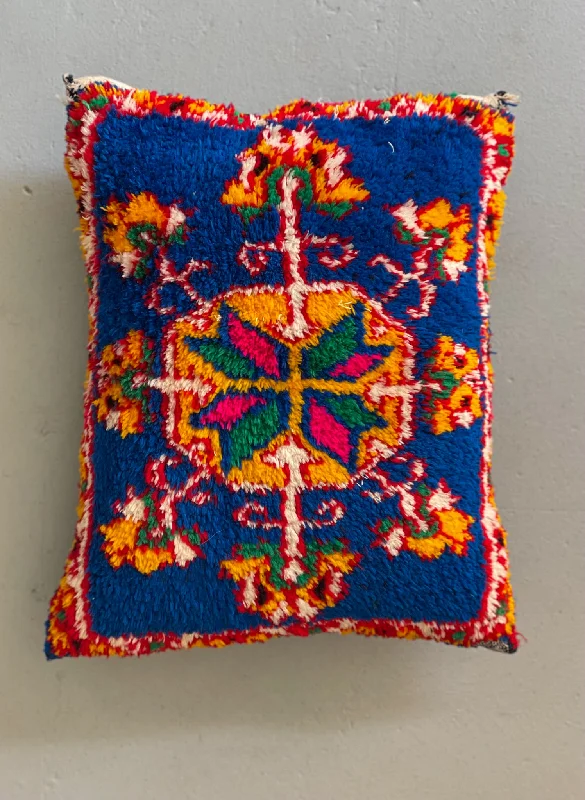 Kalaat M'Gouna's Vintage Pillow