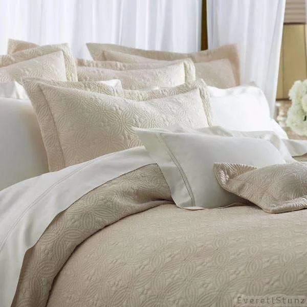 Lucia Coverlet by Peacock Alley